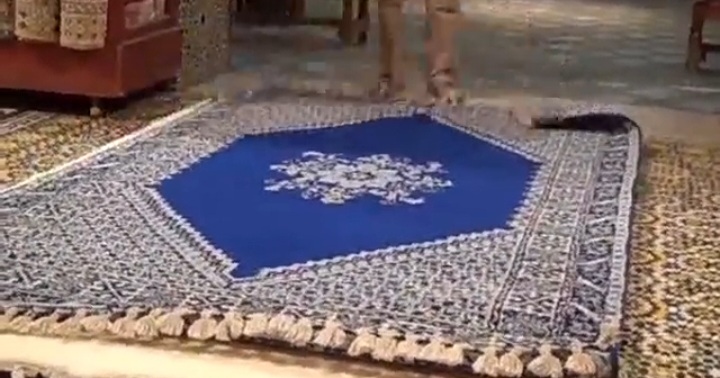 Moroccan Rug Shopping Tour In A Marrakech Rug Shop